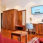 Hotel Hornstein - Weingut, Vinothek & Gastronomie *