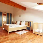 Hotel Hornstein - Weingut, Vinothek & Gastronomie Nonnenhorn
