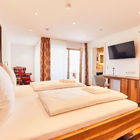Hotel Hornstein - Weingut, Vinothek & Gastronomie *
